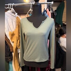 Women's Green Long Sleeve Top